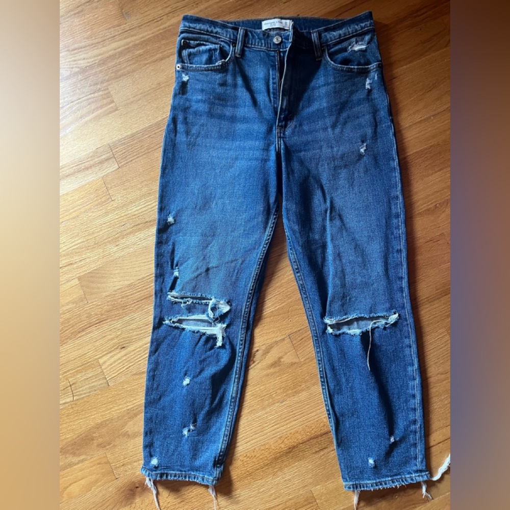 Abercrombie & Fitch The Mom High Rise Blue Jeans
